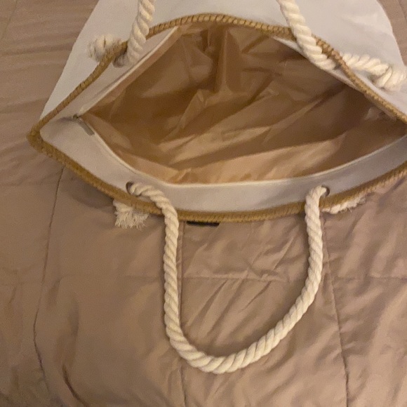 Beach/overnight Tote - Picture 4 of 9